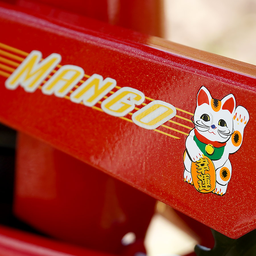 Color: Lucky Cat Red
