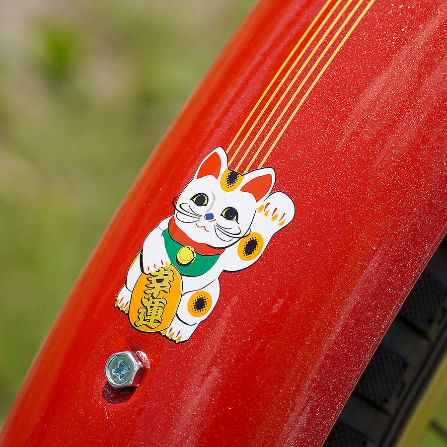 Color: Lucky Cat Red