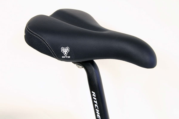 fcomp_white_seat
