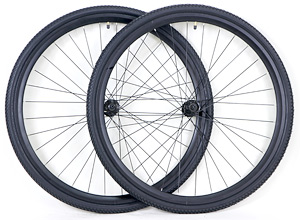 Hybrid 700c CafeDisc PRO Axle/Spacing: QR FR100mm, QR RR135mm RearHub: FreeHub 7/8/9spd  Rim/Spoke: ALU DISC /RimBrake/BlackSteel